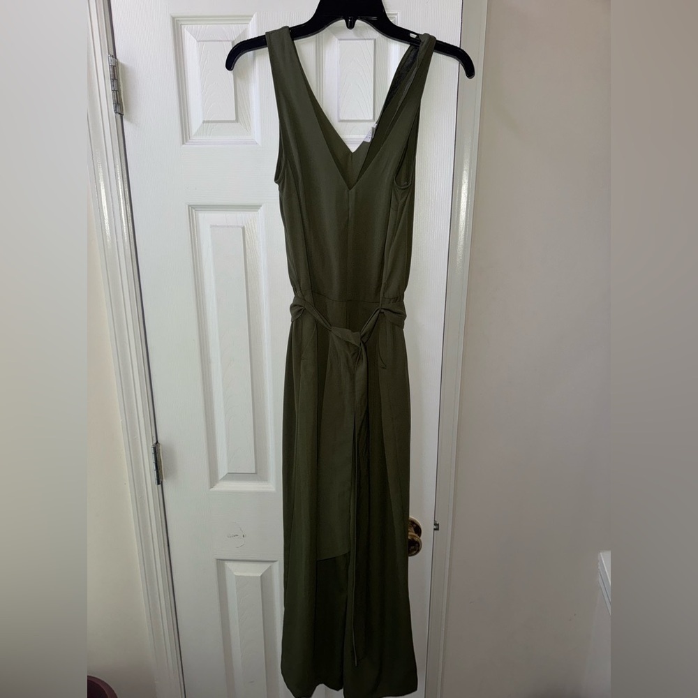 A New Day Olive Green V Neck Sleeveless Jumpsuit Size XS - Picture 2 of 6